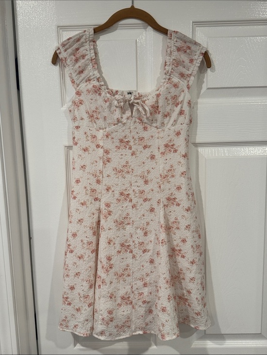 Aeropostale Dresses & Skirts - Aeropostale Pink & White Floral Smocked Mini Dress